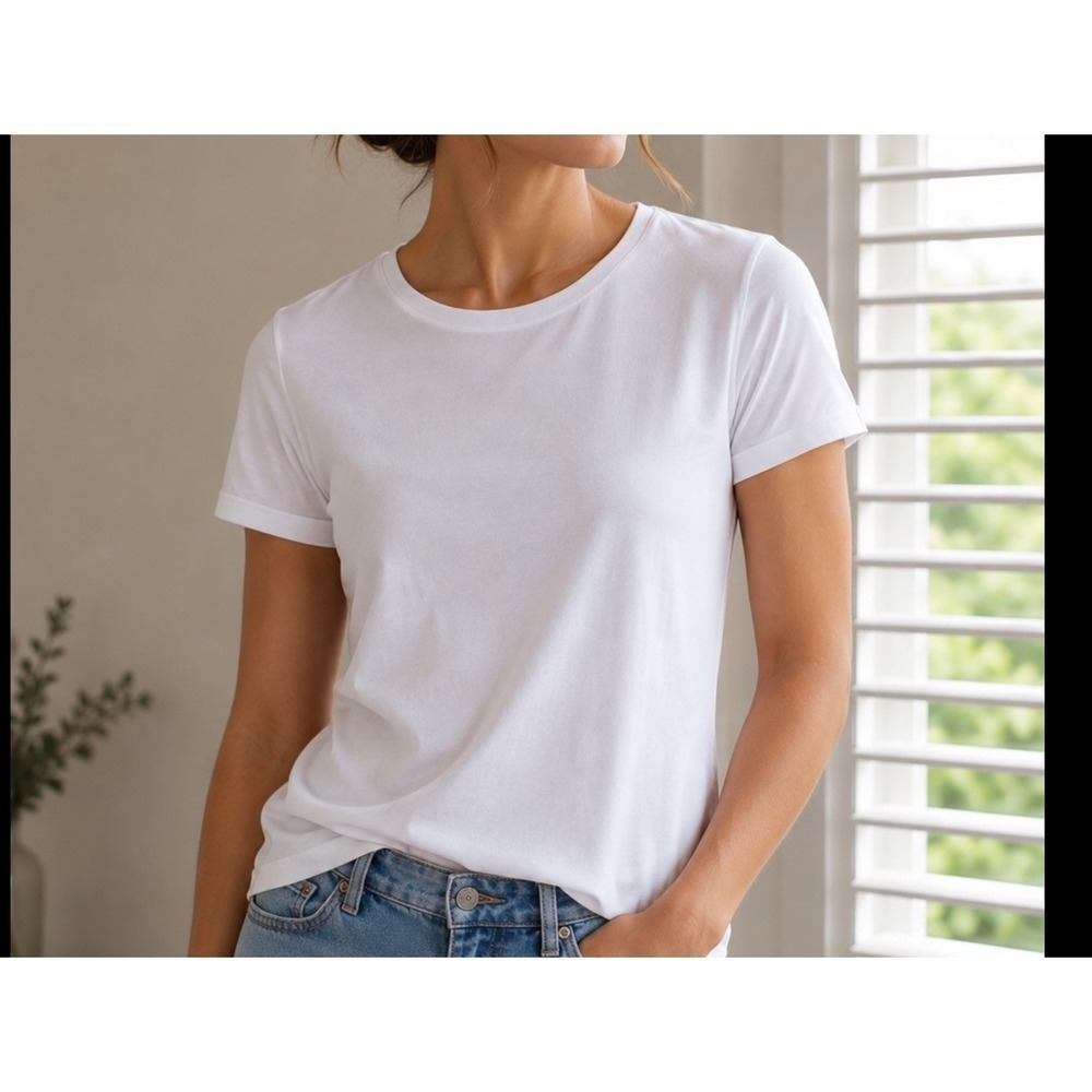 Banana‎ Republic Medium White Classic Fit  Short Sleeve Crewneck Casual Stretch